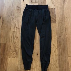 lululemon elastic-waist sweats
